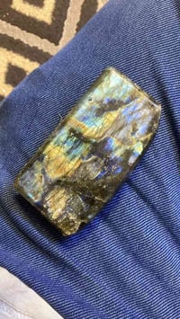 حجر طاووس • للبيع • زينة