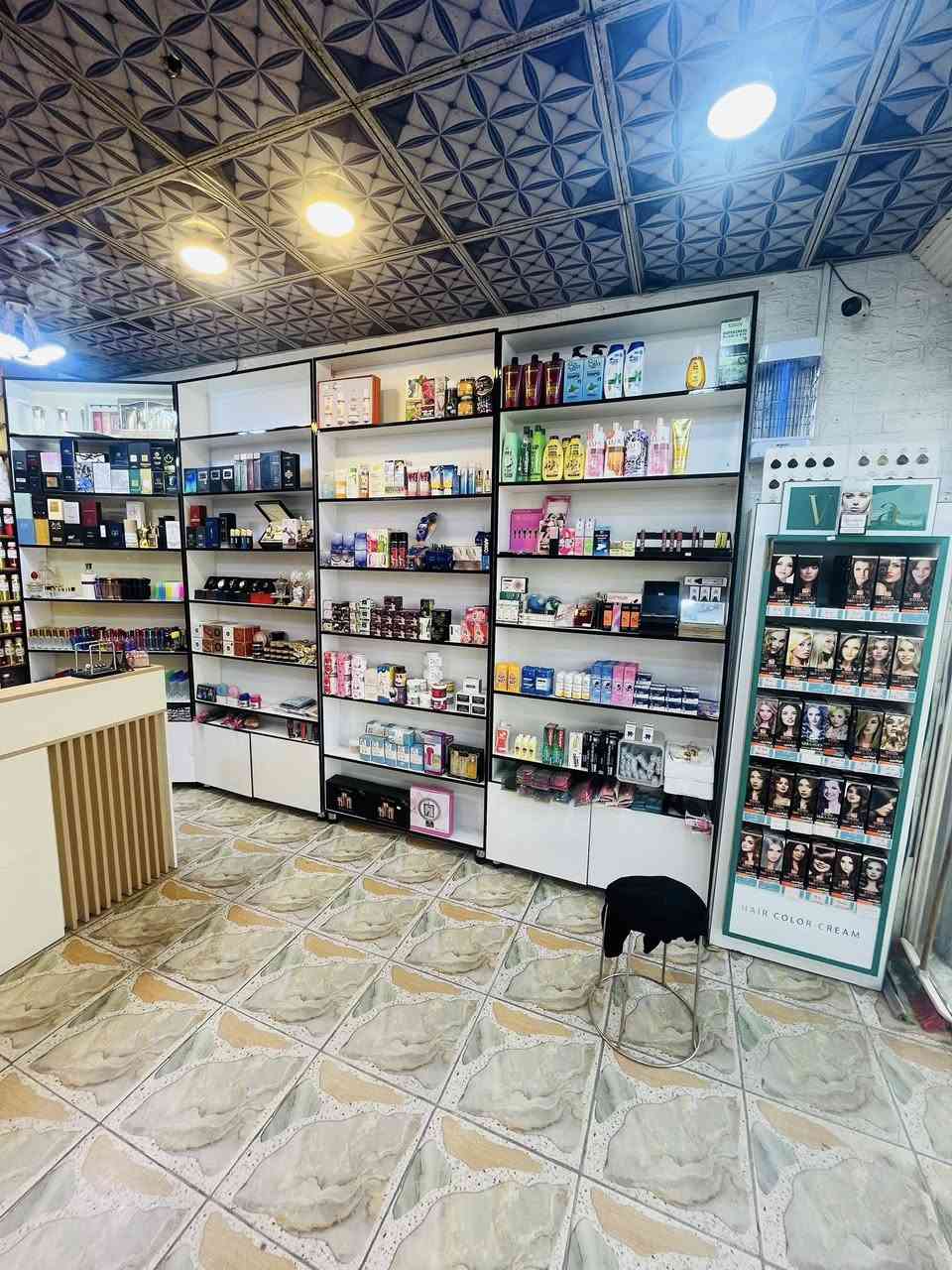 محل كماليات كامل متكامل للبيع البصره الزبير حي العسكري
هاتف : ***********
