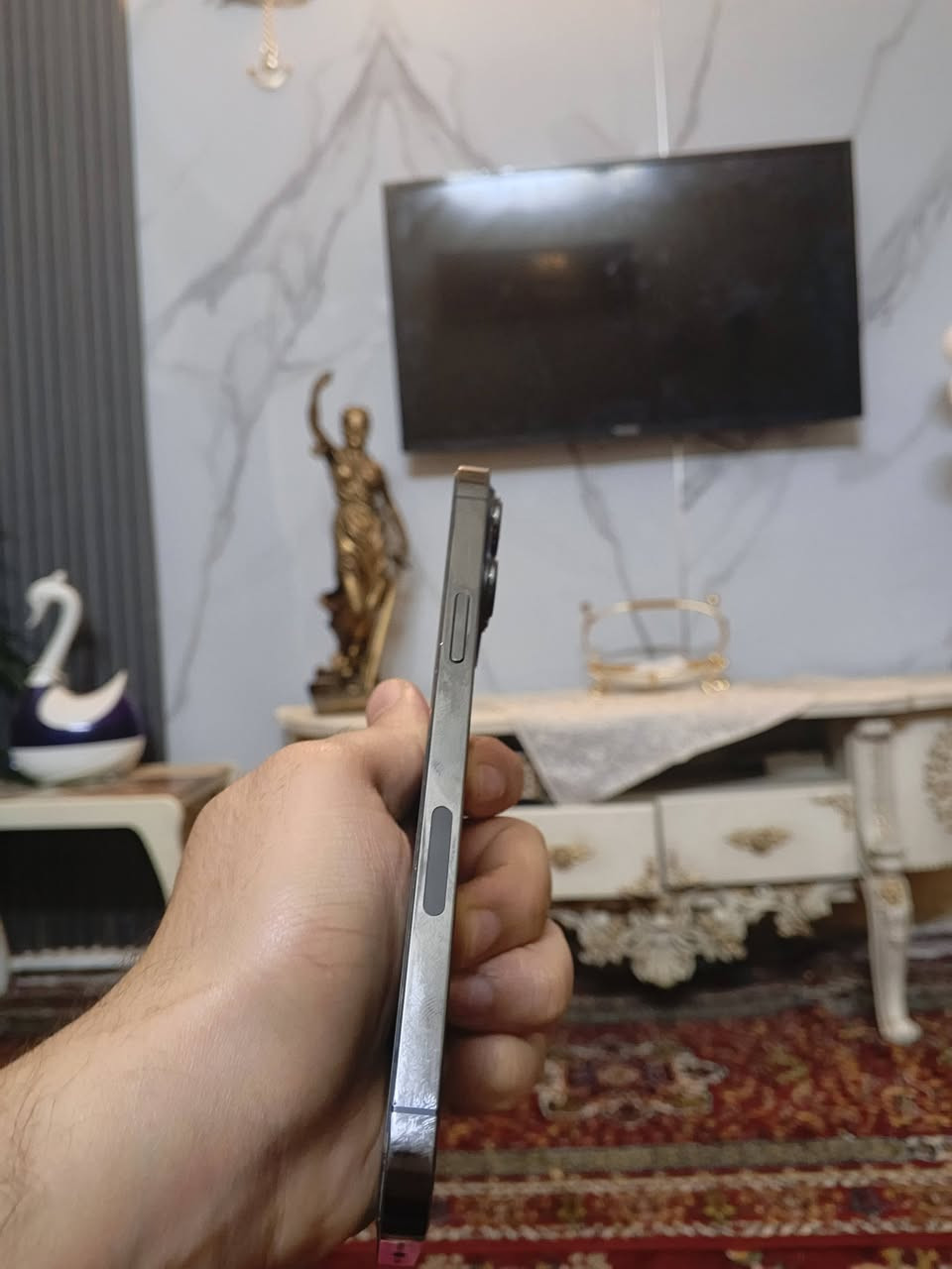 سلام عليكم 13 برو ماكس امريكي جهاز مكفول نضيف ممفتوح بطاريه 84 بلاد سعر 700 بي مجال مكاني بغداد الحريه ***********
