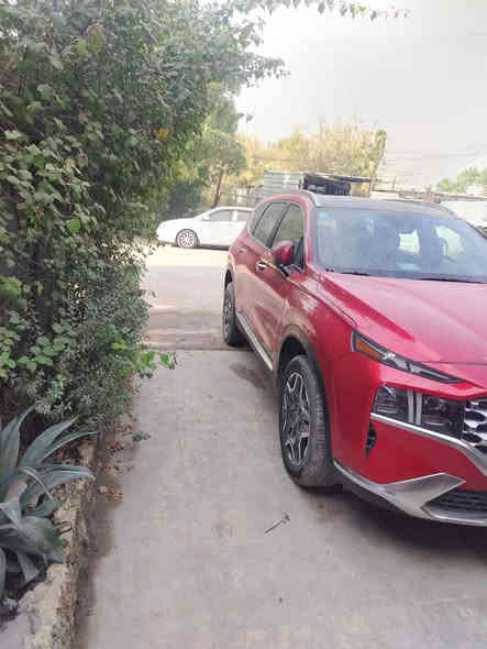 السلام عليكم 
سنتافيا. 2023.  هايبرد
فول مواصفات. هايترك 
ماشيه 23.  الف
رقم بغداد. إنكليزي.   باسمي تحويل ثاني يوم
 
صور الحادث مرفق بل صور كلش خفيف***********

السعر. 230
