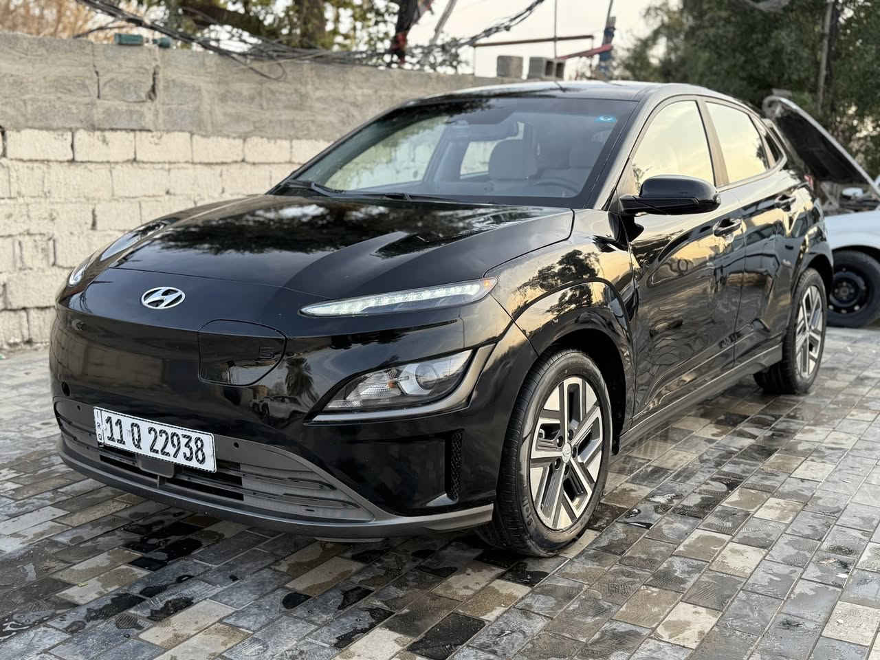 سلام عليكم كونا كهرباء موديل 2023 سياره امريكي حادث فقط صبغ بنيد بدون دواخل ايرباك فقط دركه ماشيه 55سياره حلوه وجاهزه نص موصفات بصمه رادارات انضمه قياده خير من الله مناقصها اي شي تبريدها ثلج سياره اقتصادي مابيه اي نقصص داخل ابيض شاحنتها وياها تشحنها تبقه عندك يومين او اكثر تمشيك 500كيلو  رقم بغداد باسمي تحويل وين ميعجبك سعرهااا 130بيها مجال مكان السياره بغداد الشالجيه قرب جامع براثا للاتصال ***********
