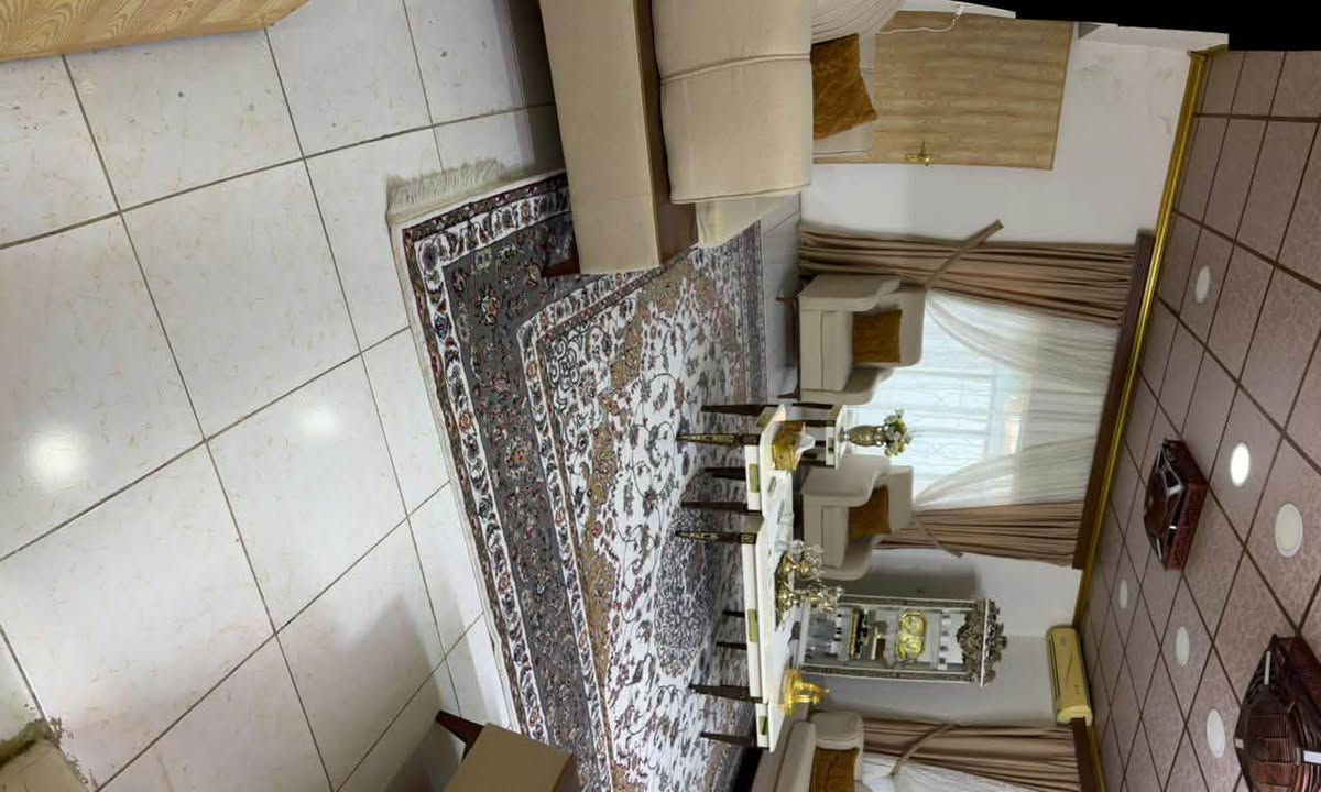 دار للبيع طابقين طابو صرف
طابق الأول يتكون من غرفتين نوم وهول وصاله ومطبخ وصحيات وحوش جبير امامي وحوش الوراني 

طابق الثاني يتكون من مشتملين منعزل مشتمل الأول غرفه نوم وصاله ومطبخ وصحيات ومشتمل الثاني غرفتين نوم وصالة ومطبخ بارد وحار وصحيات  

عنوان واحد آذار خلف قوس قزح للتواصل ***********

***********
