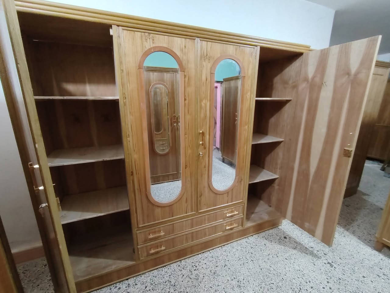 مسواك جديد وشغل درجه اولى

((((حطاطه صاج داخل وخارج))))

كناتير صاج حطاطه ثقيل درجه اولى مليان
متوفر 2 باب    250 الف 
متوفر 3 باب    350 الف
متوفر 4 باب    450 الف 
 الشد والنقل داخل عنه مجاني

يتوفر توصيل حديثه _راوه_ العبيدي _القائم 
العنوان عنه نهاية شارع الحضره مقابل الحديقه
رقم الهاتف ***********
                ***********
