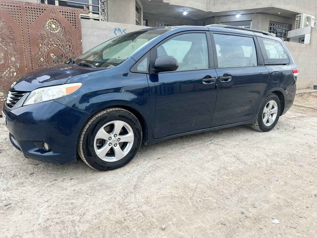 تويوتا سينا 2012 حادث امريكا فقط خلفي ربع قبق الجنطه ونص الجاملغ الخلفي جهة السايق الباقي كفاله مكينه وكير جدد مال موديل 2016 مال كصه حداديه دواخل مكفوله تخم تاير جديد تبريد شغال مكاني واسط الكوت للاستفسار الاتصال ع الرقم ***********
