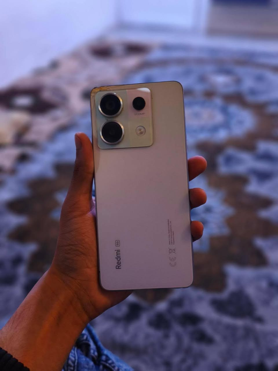 Redmi Note 13 Pro 5G للبيع
مابي عيب بس ضربه بلضهر مامئثر على الكامره 

ذاكره 512 رام 12+12 ويه شاحنته 67 واط

سعر 250 بي مجال

واتس ***********
