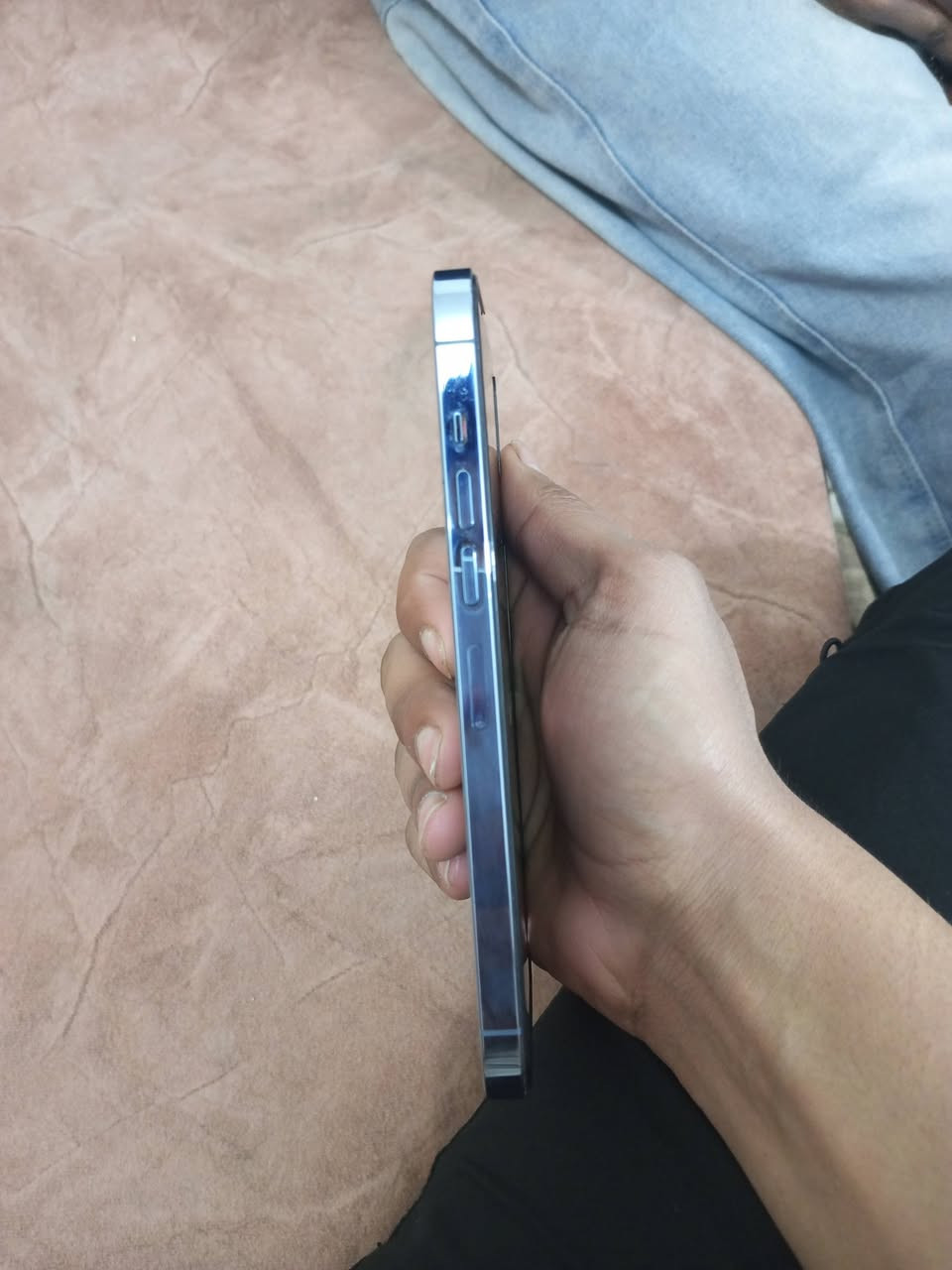 السلام عليكم ايفون 13 برو ماكس للبيع مبدل شاشه اصليه وكاله وبطاريه البطاريه98 السعر 460 
الشاشه تقره تلث خيارات 
***********
