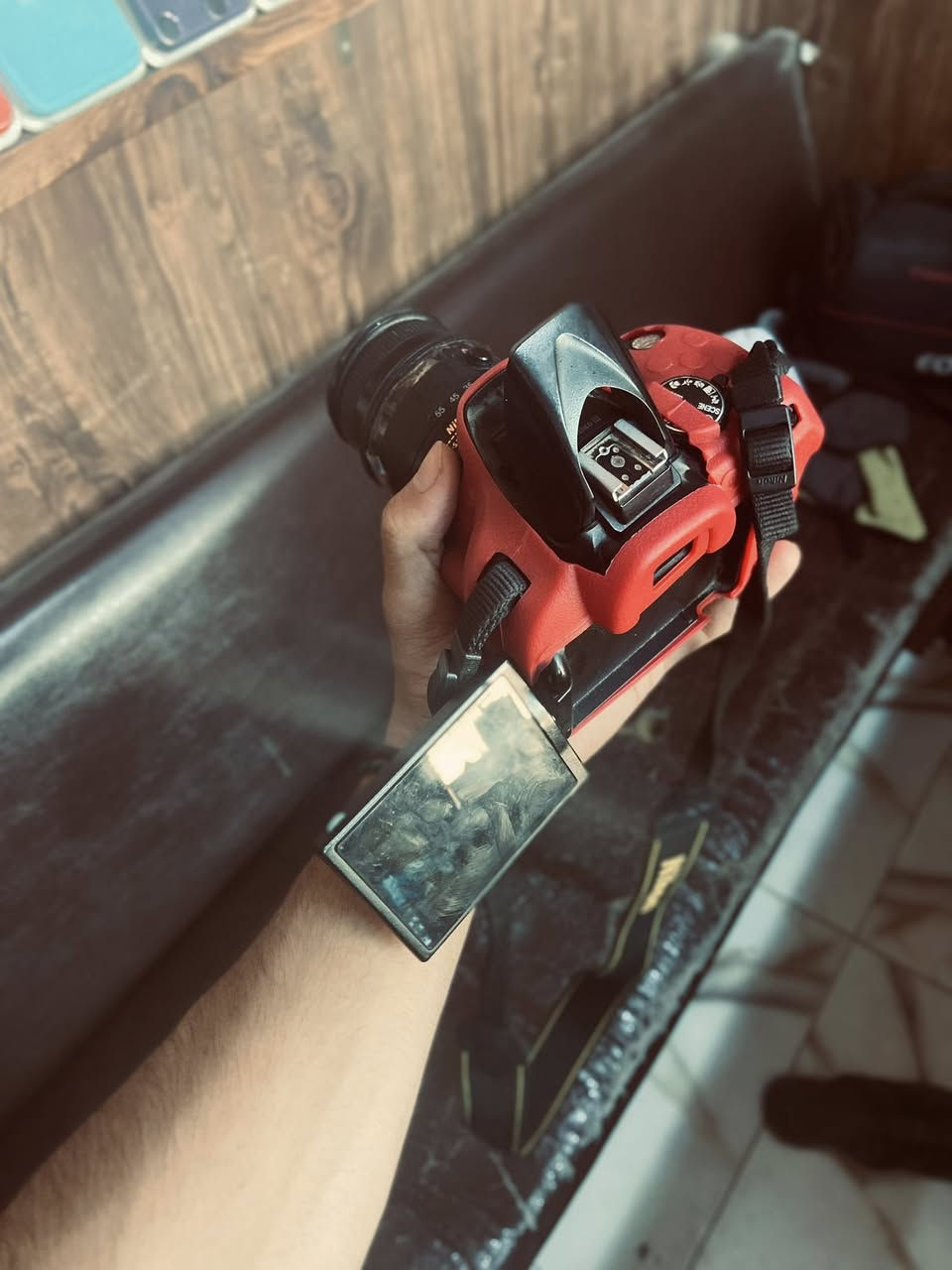 اللبيع
كامرة Canon D5200
 نضافة 70% 
عدسة 70-200
+55m
 تواصل ***********📞
