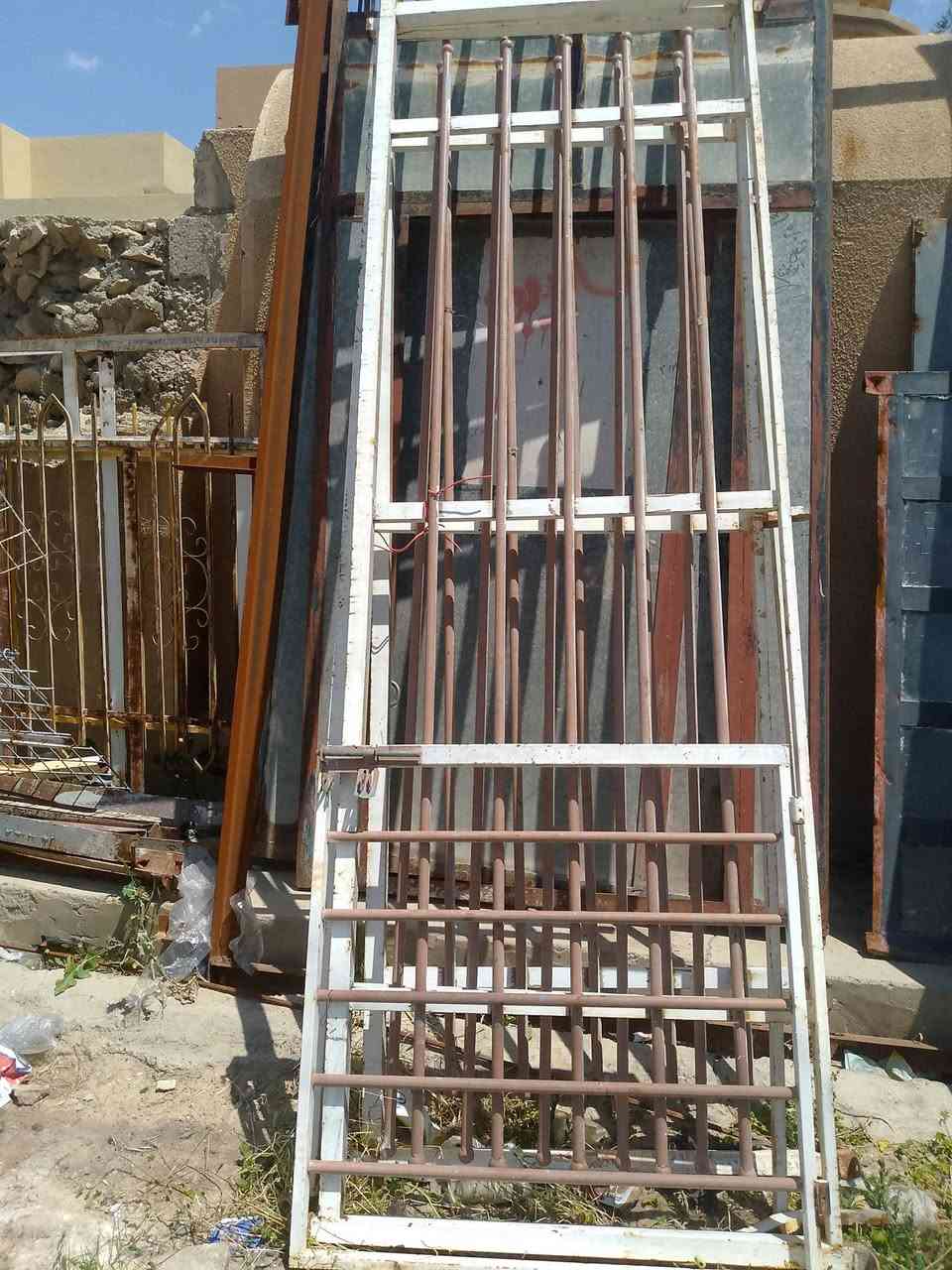 محجل للبيع عنوان طريق مستشفى العام تقاطع حي القادسيه ***********
