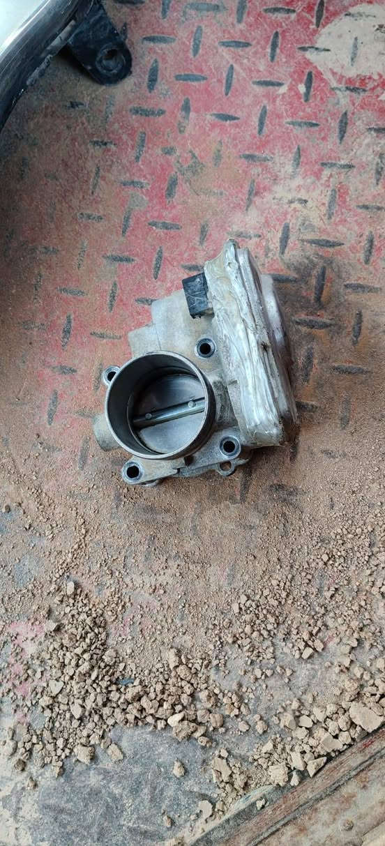 السلام عليكم زوج لايتات c200وجويتر البيع السعر 250وبيهن مجال مكان نجف ***********
