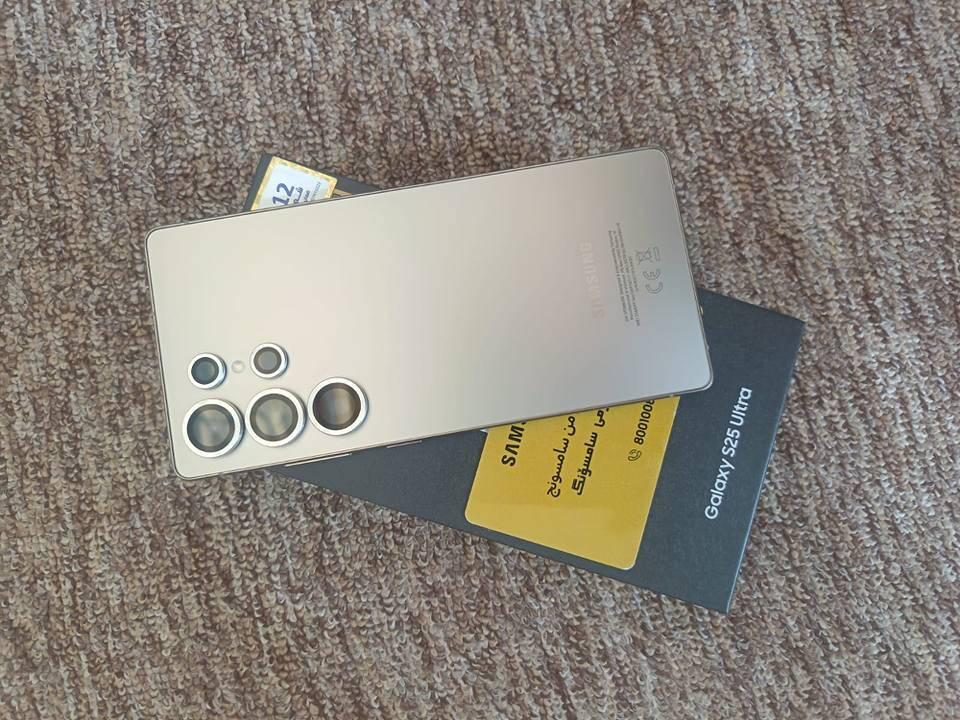 Samsung S25 ultra 512
اللون والنظافة موضحه بالصور 
مكاني ميسان 
للاستفسار 
*********** عمارة, ميسان
