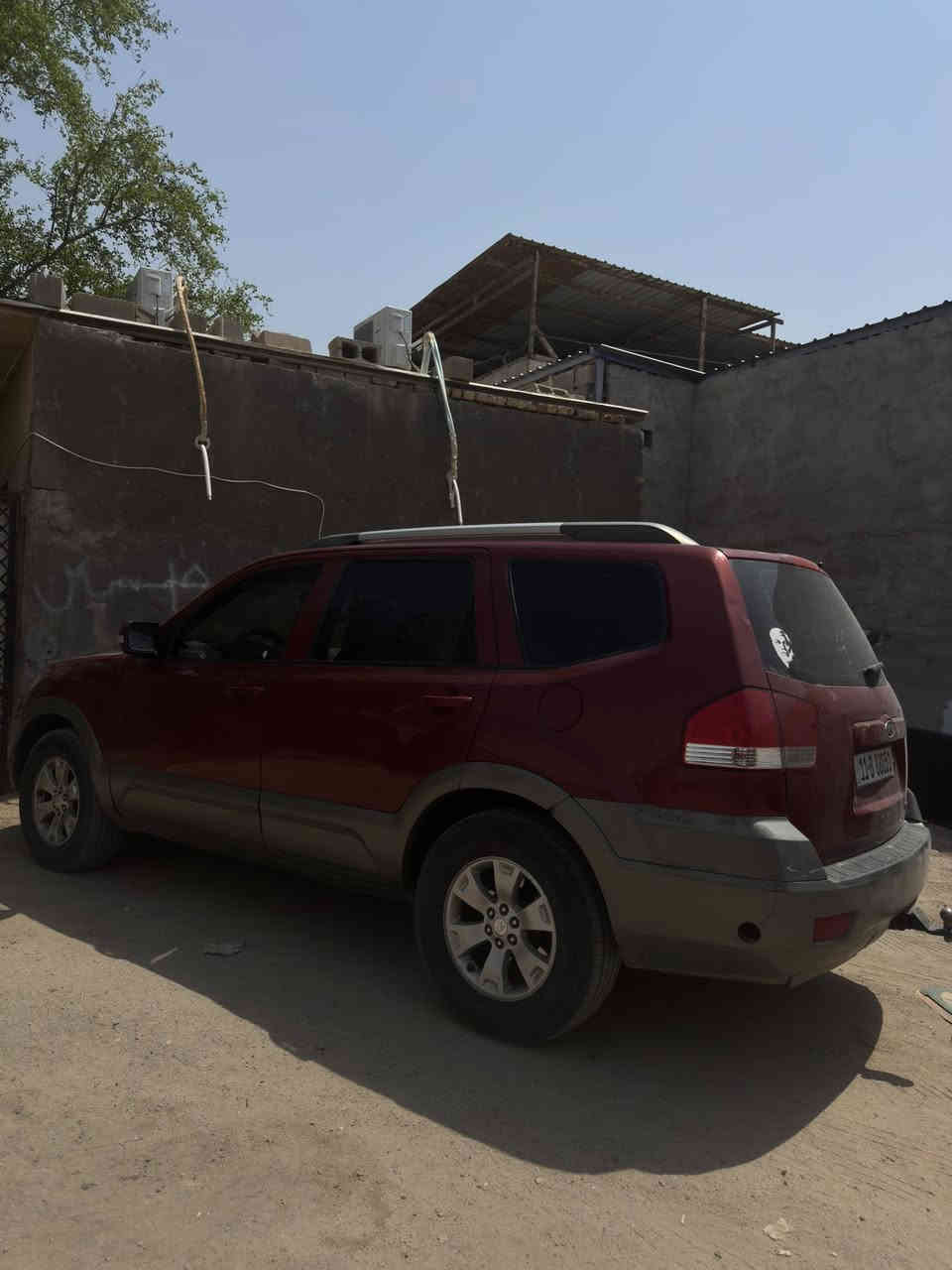 سلام عليكم كيا موهافي البيع سيارة مصبوغه حزام وبيها طخات بسيطه تبريد شغال حداده تايرات جاهزه سعر السيارة 99وبيها مجال بسيط  مكان السيارة بصرة ام قصر رقم الهاتف ***********
