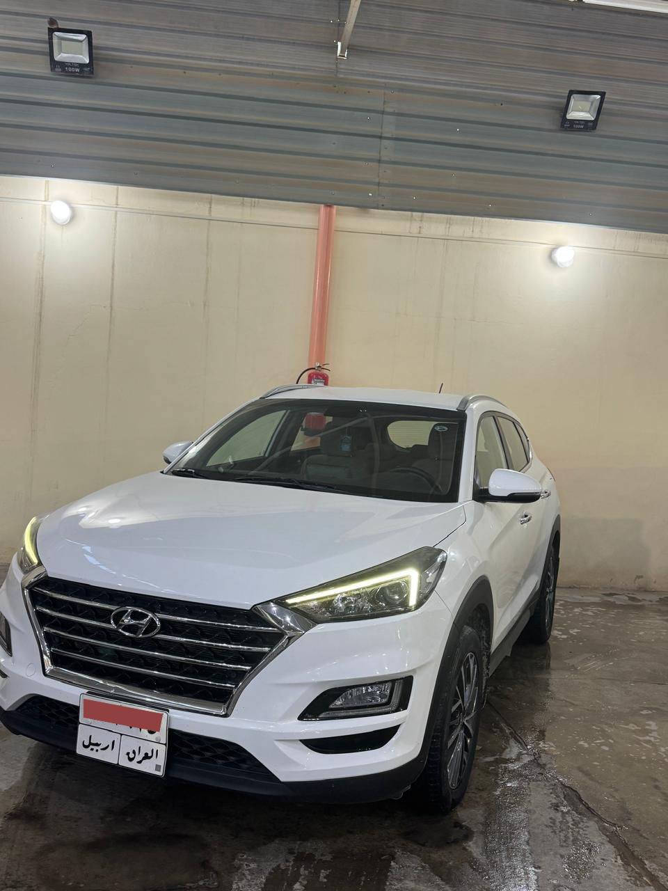 سلام عليكم توكسان مديل 2020
رقم اربيل
ماشيه 100حقيقي
مكفولة كفالة عامة لاصبغ ولا بارد ولا فتح
محرك مكفول من كلشي
موصفات فول 
كشنات اثنين كهرباء 
كامره 
شاشه 
وحساسات 
اشاير لكزز 
مكفوله حته الدعاميات 
المكان النجف الاشرف 
السعر 195 بيها مجال الحك الجيه 
رقم الهاتف. ***********بي واتساب
