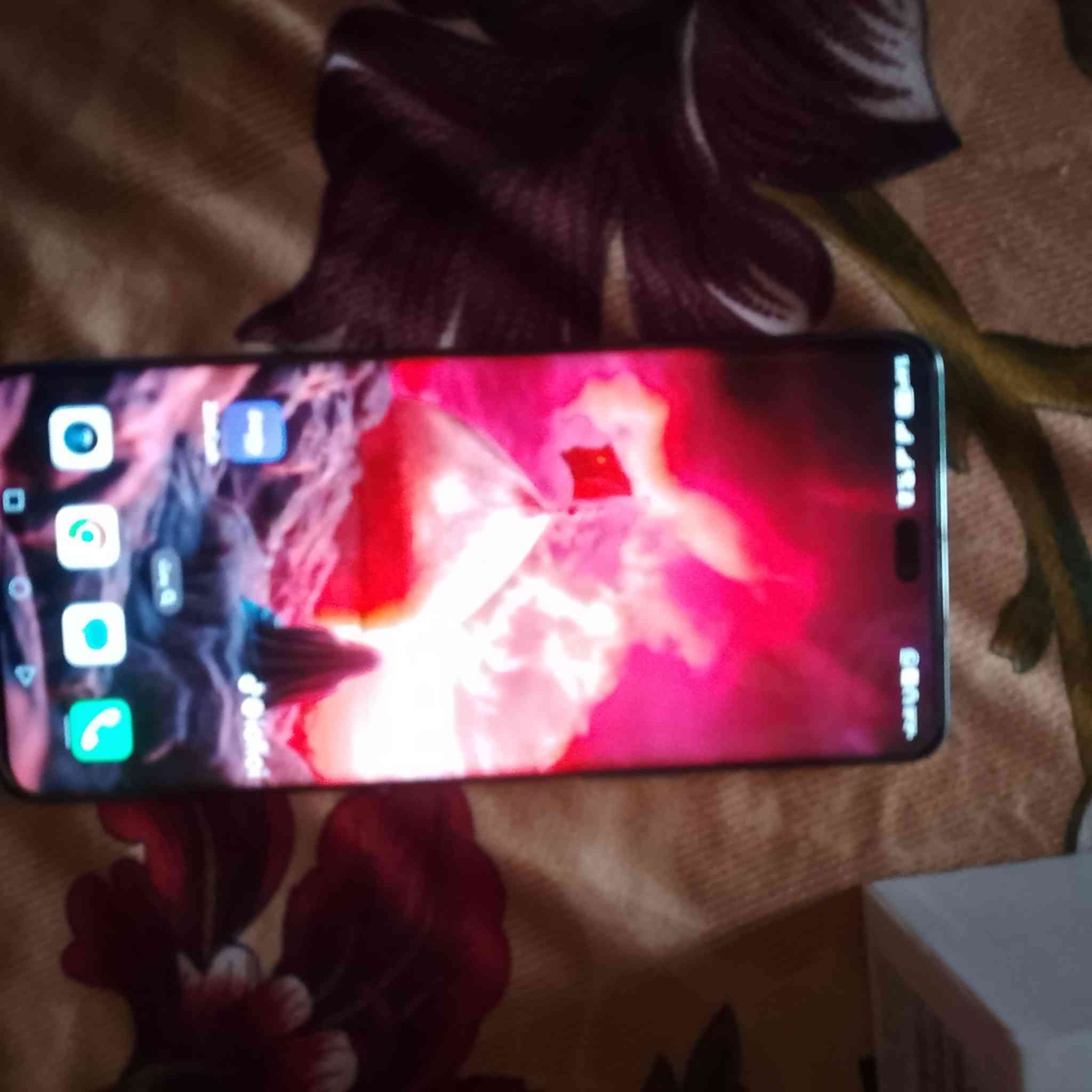 السلام عليكم تليفون للبيع X9c.  ذاكره 12. مستخدم قليل عارضه.300 وبي مجال . اتصال على رقم ***********
