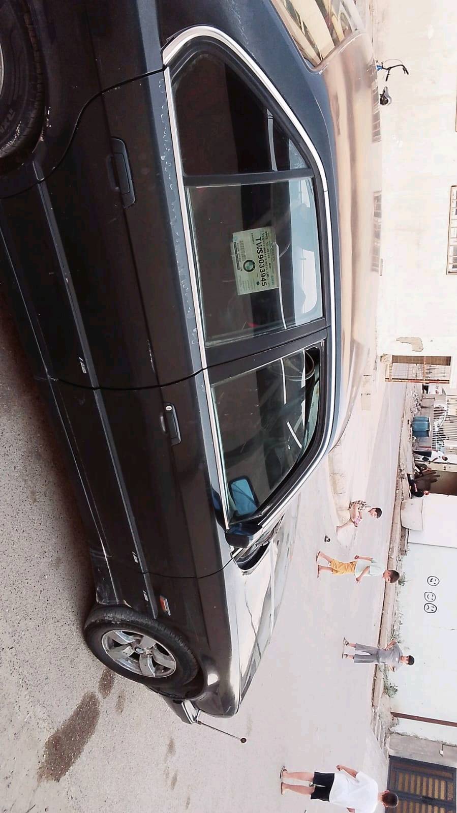 سلام عليكم بي ام 535مفتووح صدر جديد كير ومحرك انضاف سياره بس جارده قطرت معجون مابيه استثناء البنيد داخله حلوو سياره ميرادله شي سعر 39وبيه مجال العنوان الفلوجة ***********