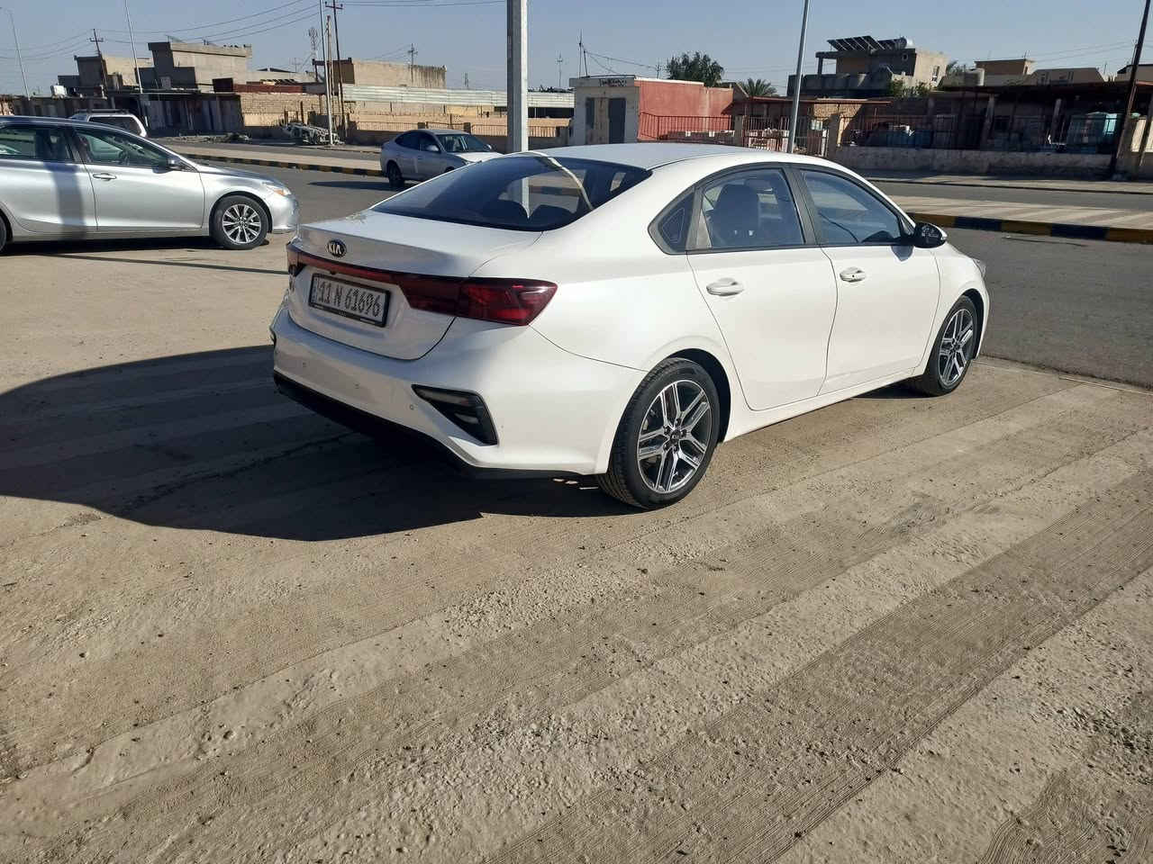 السلام عليكم كيا 3 خليجي موديل 2019 للبيع ويرهم مراوس فول مواصفات ما عده الفتحه 
محرك 1600 مكفول ماشيه 100حقيقي مكان سياره بيجي 
السعر 138 رقم بغداد جديد ***********
