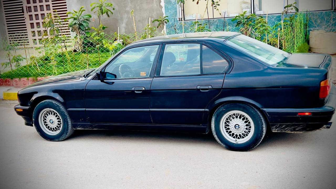 للبيع سيارة 540أصل بليته وسنوية  موديل 1992رقم انكليزي بغداد باسمي هزة جديده مصبوغة عام سعرهه ٦٩ مكان السيارة ذي قار الشطرة ***********
