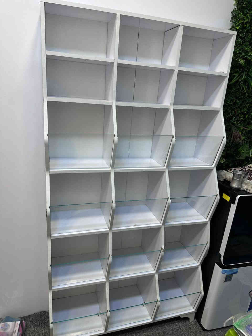 للبيع  العنوان 
حي الحسين قرب كميل بن زياد 
مقابل مجمع الابرار 
***********
