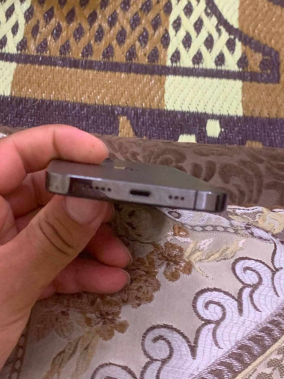 السلام عليكم 

آيفون 12 ابرو  امبدل شاشة اصلية فيس إيدي شغال بي. فقط فطر اصغير بل ضهر  
ذاكرة 128
بطارية 83 
تك سيم   
الجهاز نضيف 
سعر 300وبي مجال 
التواصل عل ارقام 
***********

‭***********‬ ملاحظة الكورك بي واتساب
