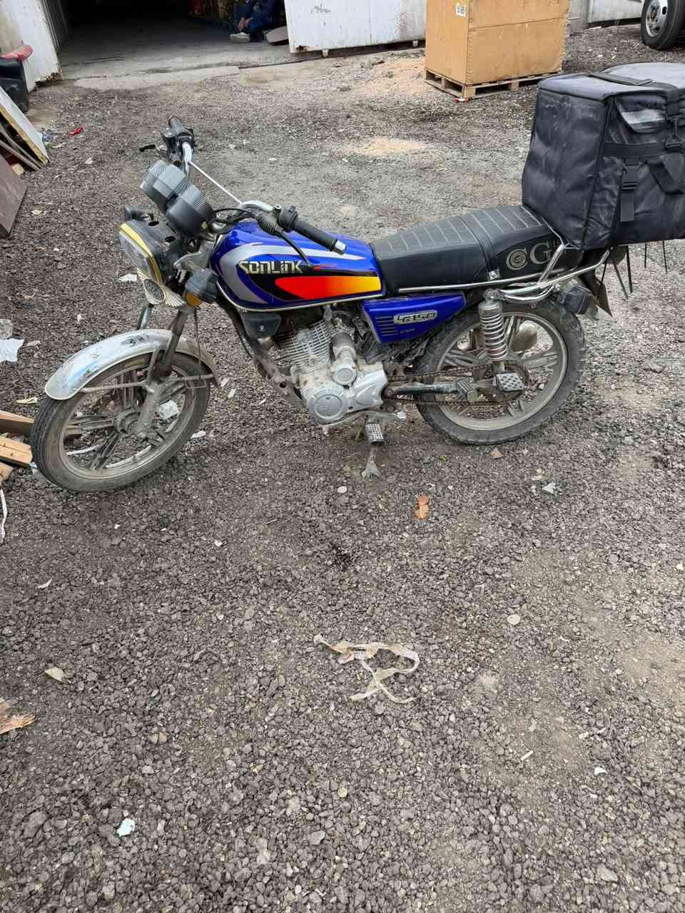 دراجة سولنك للبيع موديل 2024 
مامشتغلة دلفري 
الدراجة نضيفة 
بس بيها نقوصات بسيطة 
المحرك 150cc
السعر 550 الف وبيها مجال

المكان بغداد الدورة 
 
للاستفسار ***********
