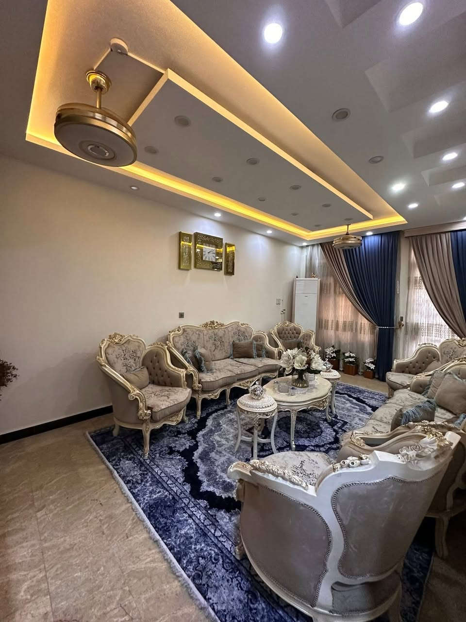 ١٠٥ متر #للبيع

بناء حديث مدخلين
أضلاع مستقله 
الواجهة ٥
يحتوي على#استقبال #مطبخ #٣غرف #خدمات

الموقع 📍حي البنوك قرب الكنيسه  

موقع ممتاز

للأستفسار آكثر الأتصال على الأرقآم 

***********
***********

الأخوين للوساطة العقارية
