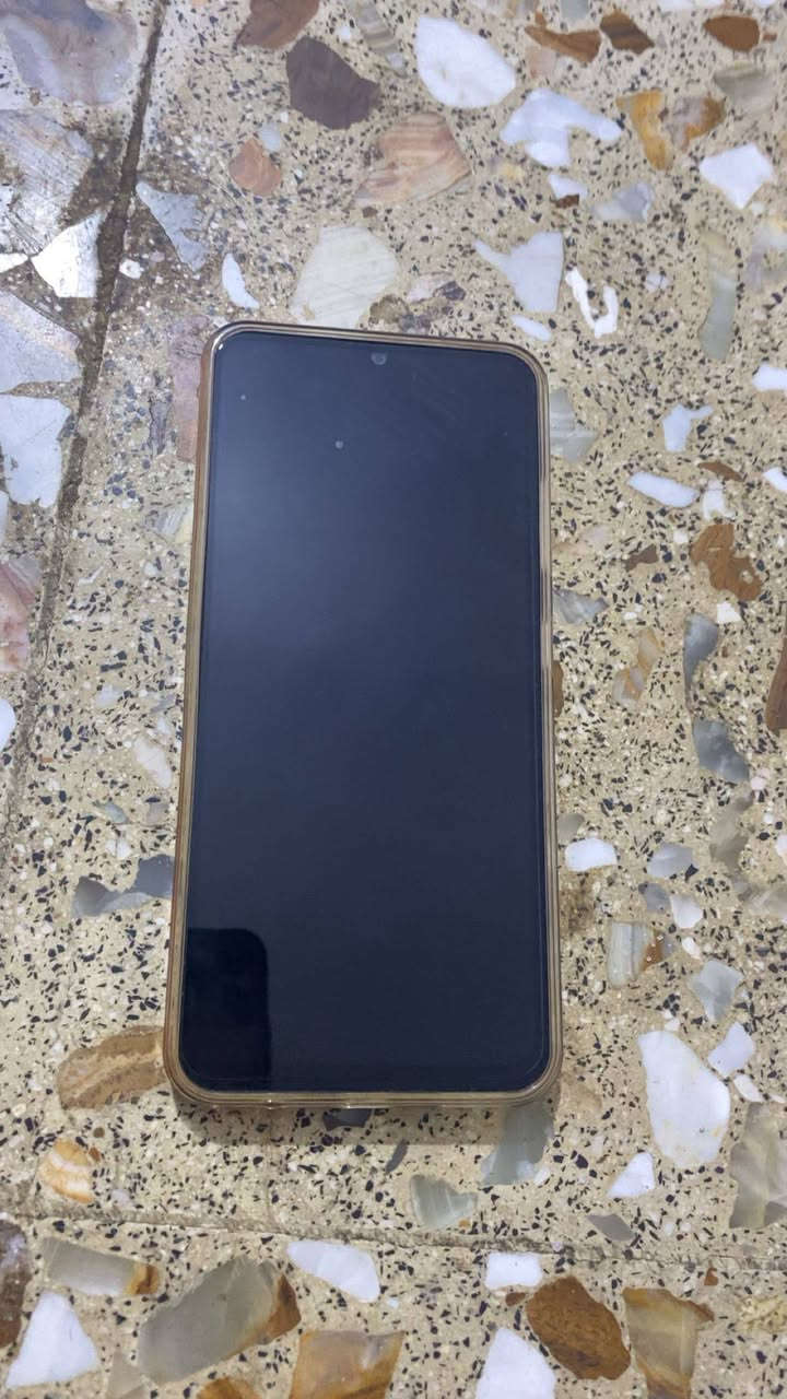 جهاز للبيع اوكتال c17 شبيه الايفون 17 برو ماكس ذاكرته 128 كيكا بطاريته 5000 ملم شاشته ونضامه ادوريد جهاز جديد بمعنى كلمه استخدام كم يوم السعر 160 وبي مجال بسيط


**إذا كنت صاحب هذا الإعلان وتريد حذفه لأي سبب، رجاءا أرسل رسالة إلى الدعم الفني**