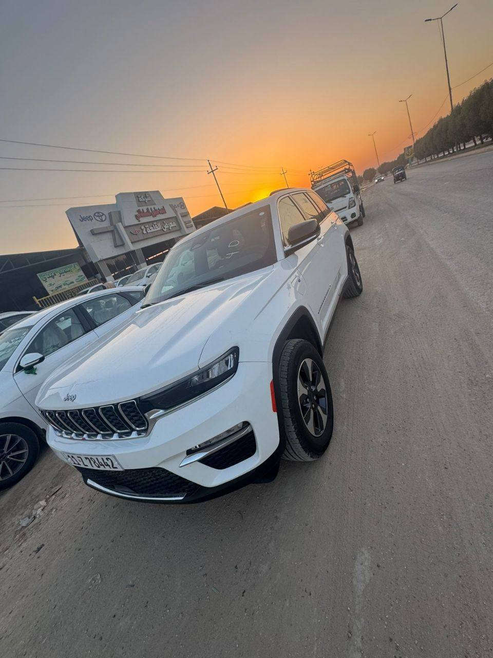 السلام عليكم
{بدون حادث}{بدون حادث}{بدون حادث}
جيب كرانـد شيروكي 4XE 2024
جديدة بمعنى الكلمةة
حجم المكينة : 2000 تيربو + هايبرد + شحن منزلي
اللون . ابيض  

ماشية : ،،، 42  

فول مواصفات 1/1

1. بنوراما فتحتين 
2. بصمة تشغيل وابواب 
3. تشغيل عن بعد
4. حساس ورادار خلفي
5. كشنات جلد
6. كشن السايق خزن ميموري
7. كشنات كهرباء
8. صندوق كهرباء
9. حساسات خلفية
10. قطع تبريد
11. إشاير بالمري
12. رادار أمامي
13. رادارات 360 درجة 
14. ثلاث وضعيات قيادة
15.شاشات راكب وسايق 
16. كير ماوس
17. نظام منحدرات
18. هيتـرات بالكشنات
19. ويل كب كروم
20. لايتات لد
21. بكلايت لد
22. كشافات
23. بصمة أبواب وتشغيل وصندوك
وبعد هواي مواصفات 

مكانهة بغداد  الاعظمية

معروضة 340  وبيهة مجال

***********
