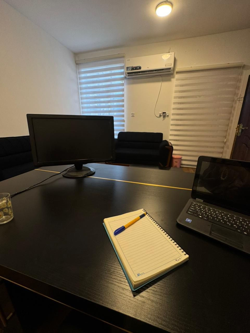 مكتب السعر 200 ، كرسي كبير 85 ، كرسي صغير 40 ، طبلة وسطيه 40
للاستفسار *********** المكان بغداد كفاءات السيديه
