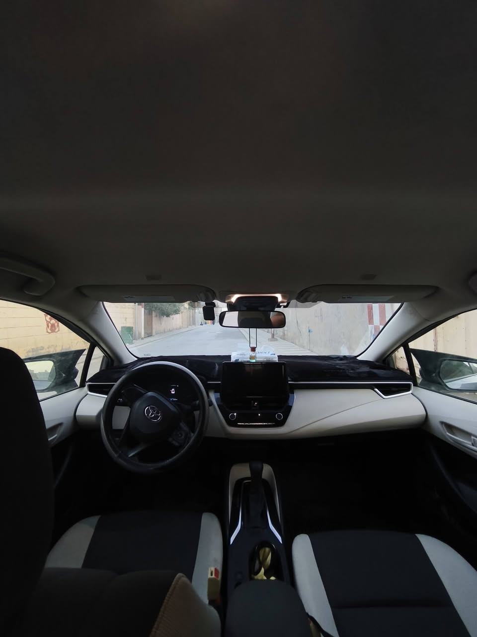 السلام عليكم ورحمه الله وبركاته 
كورلا 2023 للبيع 
مواصفات معروفه le
محرك هجين 1800 بانزين + هايبرد 
حادث كلشش خفيف بنيد تبديل بس 
السياره ماشيه 37 الف كليو تقريبا 
الرقم بغداد 
المكان الانبار الفلوجه 
السعر 160وبيها مجال بسيط 
***********
***********
