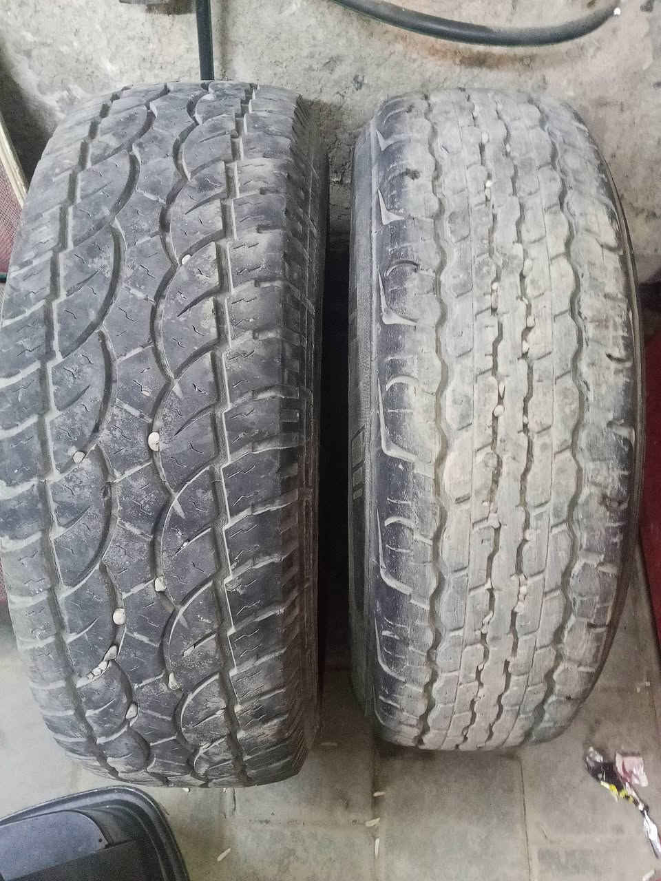 .
السلام عليكم زوج تايرات للبيع 
القياس 253/75/15
التك الثاني 215/75/15
نضيفات 
السعر 75وبيهن مجال
بغداد مدينه الصدر حي طارق الوسط 
***********
