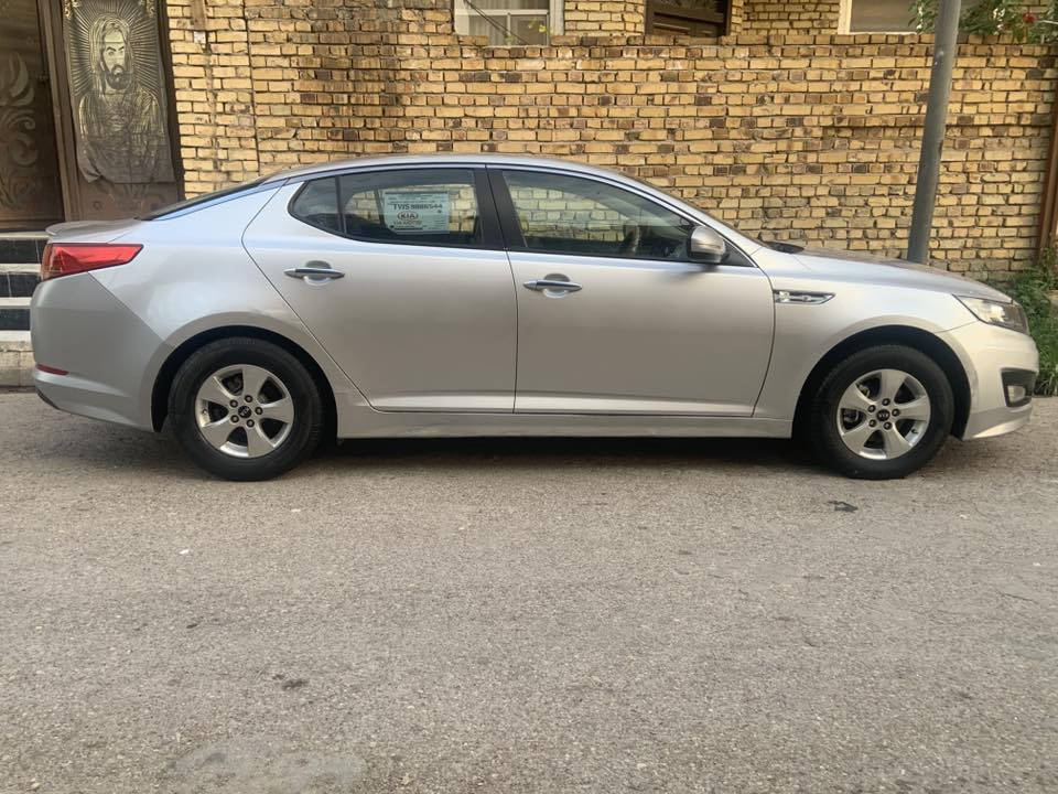 السلام عليكم كيه اوبتيما للبيع موديل ٢٠١٣
وارد كوري مكينه ٢٠٠دوش مكينه كير حداديه
امامي خلفي خير من الله تبريد قطعتين رقم 
واسط انكليزي تحول مباشر السياره كفاله عامه 
من كلشي مكان واسط المركز لاستفسار 
***********   او ع الخاص
