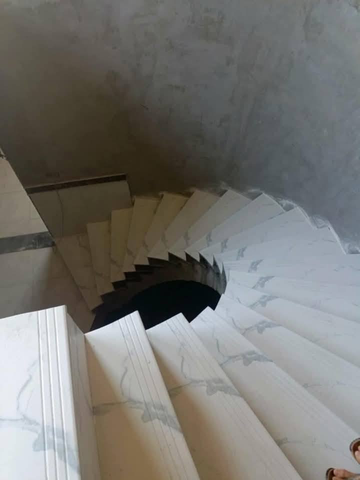 خلفه لتركيب اي انواع السراميك والمرمر والكاشي باسعار ممتازه انشاء الله 
الرقم يوجد فيه واتس ***********
