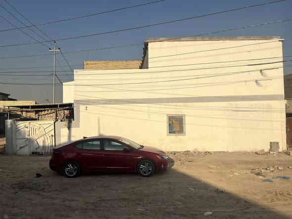 دار لليجار حواس شارع الحسينيه 
مساحة 200متر طابقين الطابق الاول غرفتين وصالة وستقبال و مطبخ للاستفسار : ‭0780 799 7588‬
