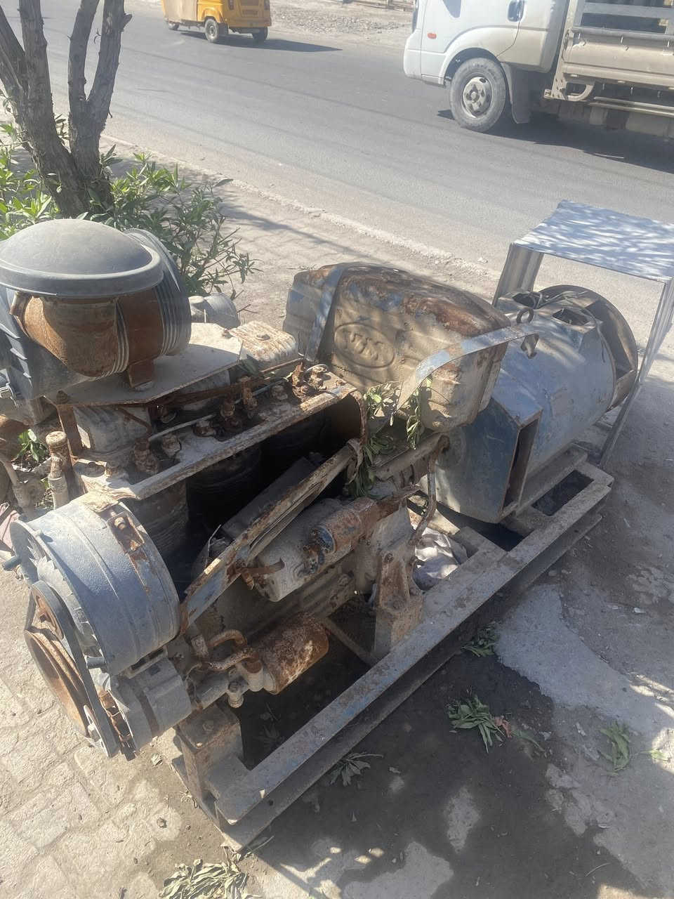 سلام عليكم
مكينة دويز 3 بستم 

راس توليد 50

سابقاً شغالة حاليا متروكة 

الاستفسار 

***********

***********
