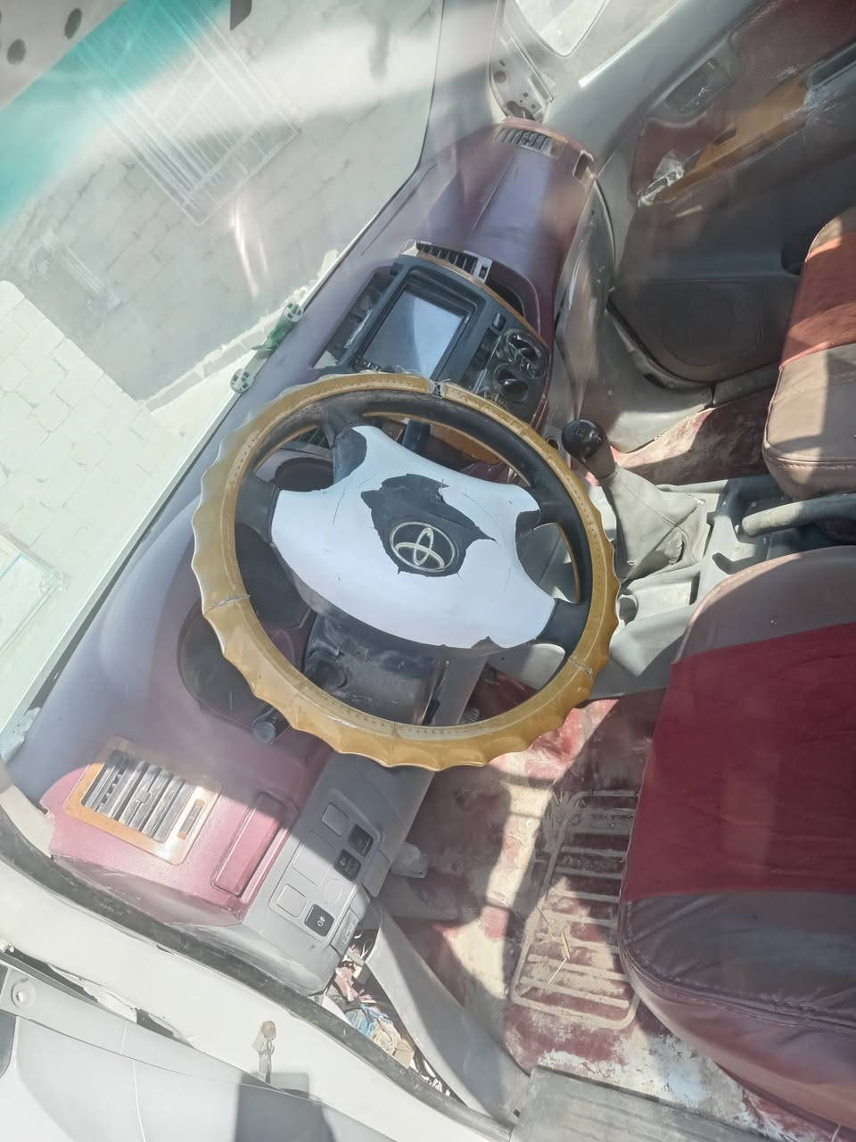 السلام عليكم ورحمة الله وبركاته فلاونره للبيع موديل 2006 السعر  85 وبيه مجال للشراي ***********
