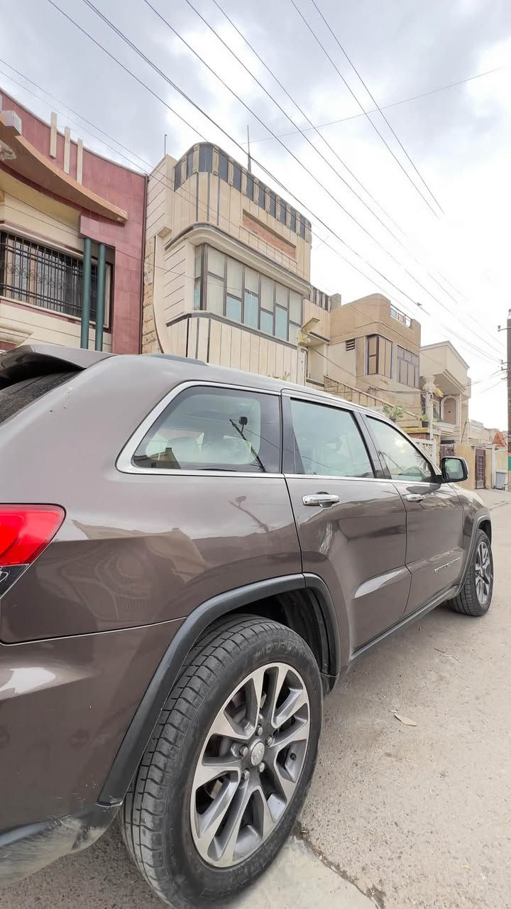 السلام عليكم 

جيب خليجي لمتدد بلاص 

كفاله عامه 2018

رقم اربيل  باسمي  

عداد المسافه : 125

حجم المحرك : 6 سلندر 3600 فور ويل  

المواصفات ..

بصمة تشغيل وابواب تشغيل عن بعد 

3 شاشات .. بانوراما سقف 

داخل مقاعد جلد تحكم كهرباء تدفئه تبريد 

حساس امامي خلفي ونظام تحذير اصطدام 

سستم سماعات 10مع مكبر صوت دمام 

تبريد قطعتين وايضا كشن خلفي بي هيتر 

مري قلاب - مري شفط - صندوق كهرباء  

ذاكره خزن ميموري - ويل كب 20 

رقم ***********
***********
السعر 245$
