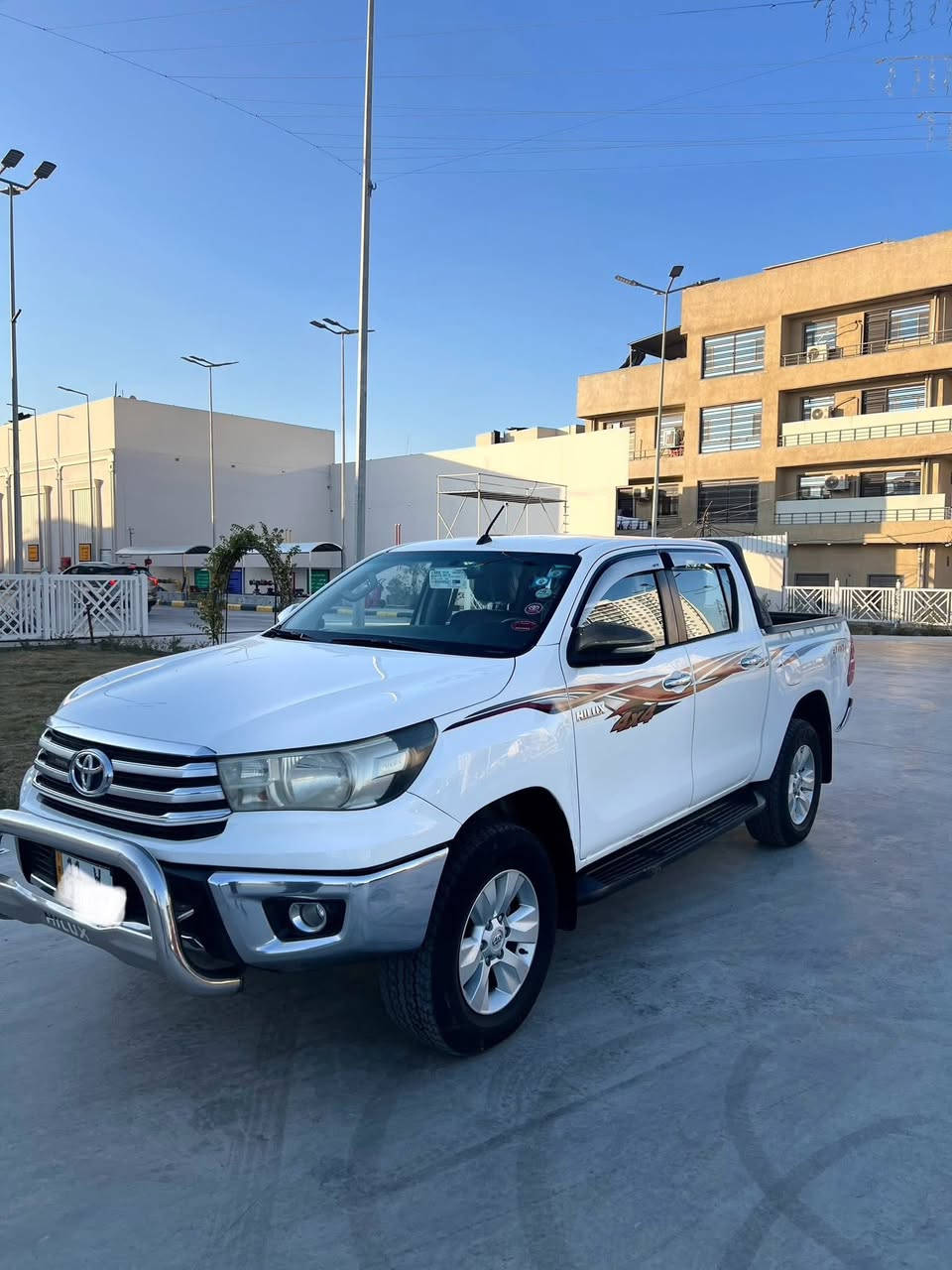 السلام عليكم
هايلوكس فور ويل للبيع
موديل 2016
سياره مكفوله من الصبغ والضربه 
مواصفات 
كير اوتماتيك
تحكم ستيرن
شاشة كامره حساس خلفي
رقم بغداد تحويل ثاني يوم
مكانها بغداد الاعظميه
السعر 240 وبيهه مجال
***********
