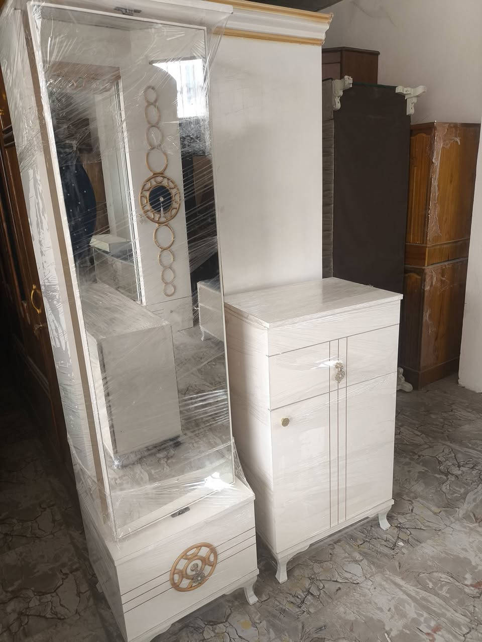 اسلام عليكم ورحمه الله 

غرفه نوم تركي نضيفه شغل مرتب متكونه من 7 قطع بسعر 
500 الف الموقع الكاطون الرازي شارع ابو رباح قرب حسن ابو الكاز مزاد علي الجوراني ***********
