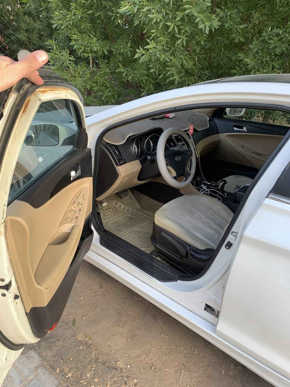 سوناتا 2011 خليجي  فول ما عدا البصمه 2400 دوش .. السياره حزام وحداديه 75‎%‎ ..  باسم كردي تريد وكاله تريد مداور  .. عليها غرامات 5 ورقات ينزل من سعرها ..  ماشيه 160 الف ... السعر 93 ورقه وبيها مجال شي بسيط .. مكاني نجف ***********
