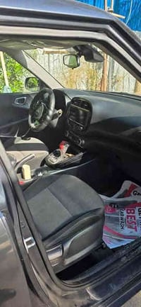 صول موديل ٢٠ حادثها موضح بالصور وبيهه بارد بالجاملغ الامامي عكس السايق...