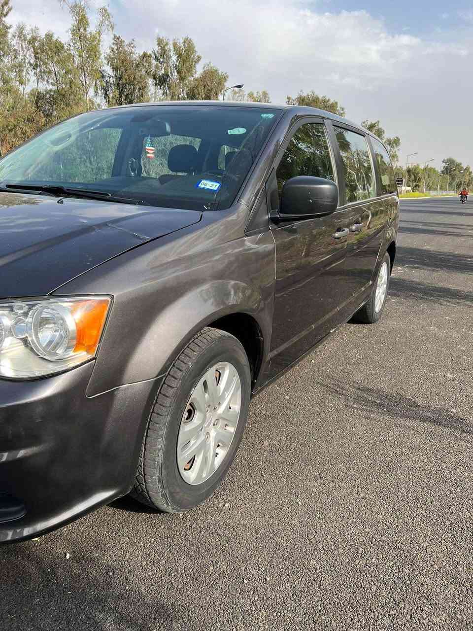 دوج كرفان ٢٠١٩
باسمي
سيارة نظيفة
بيها صبغ قطعتين
بيها بارد قطعتين
محرك وكير بشرط
ماشي ١٤٥ الف كيلومتر
بدون مواصفات باب عادي

السعر ١٣٥ ورقة
عنكاوا اربيل
*********** أربيل, العراق
