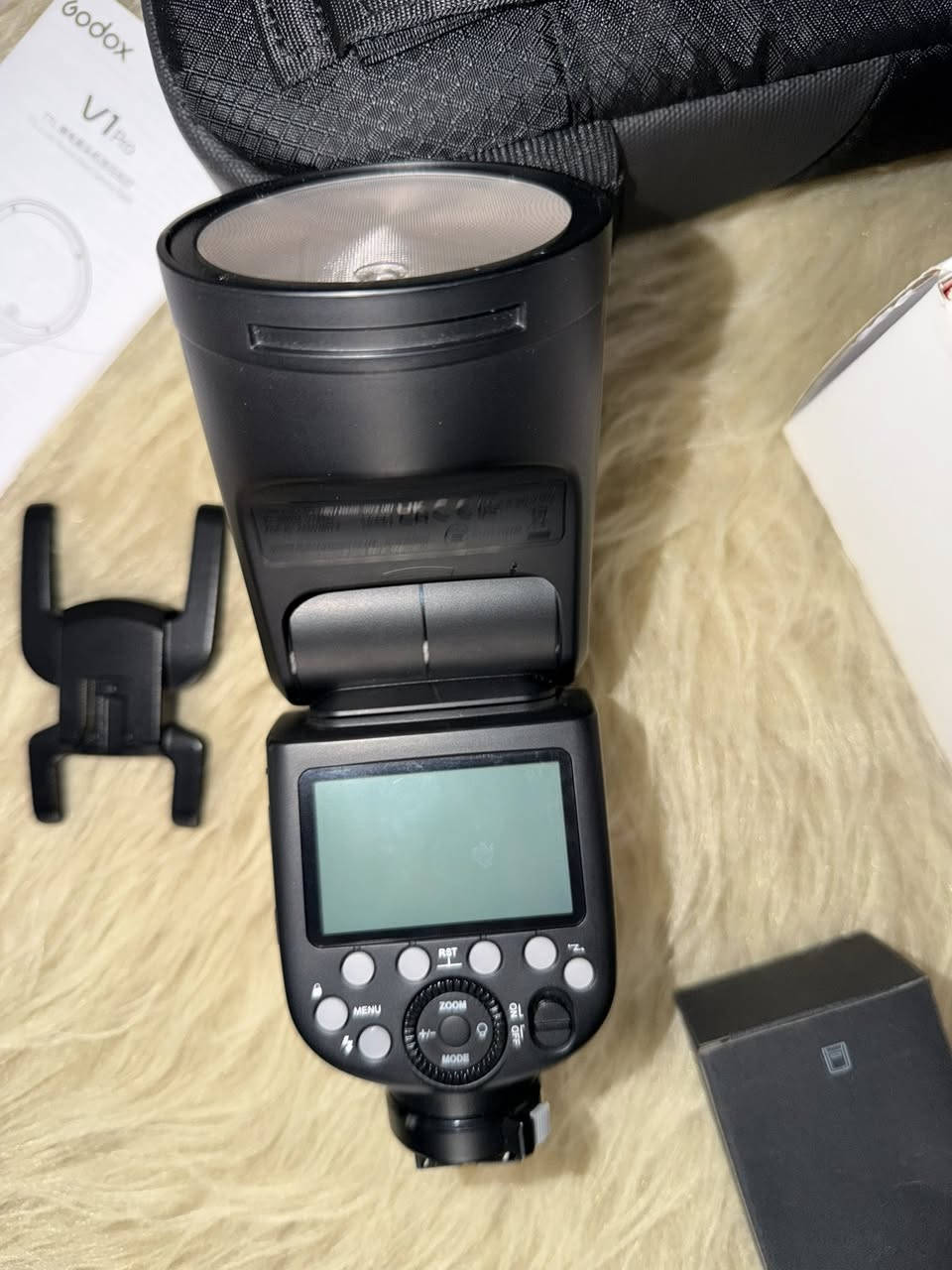 فلاش احترافي Godox V1 Pro
- إضاءة قوية وناعمة

- مناسب للمصورين والمحترفين

- بطارية قوية تدوم وقت طويل

- يدعم TTL و Manual

***********

ديوانية

توصيل موجود
