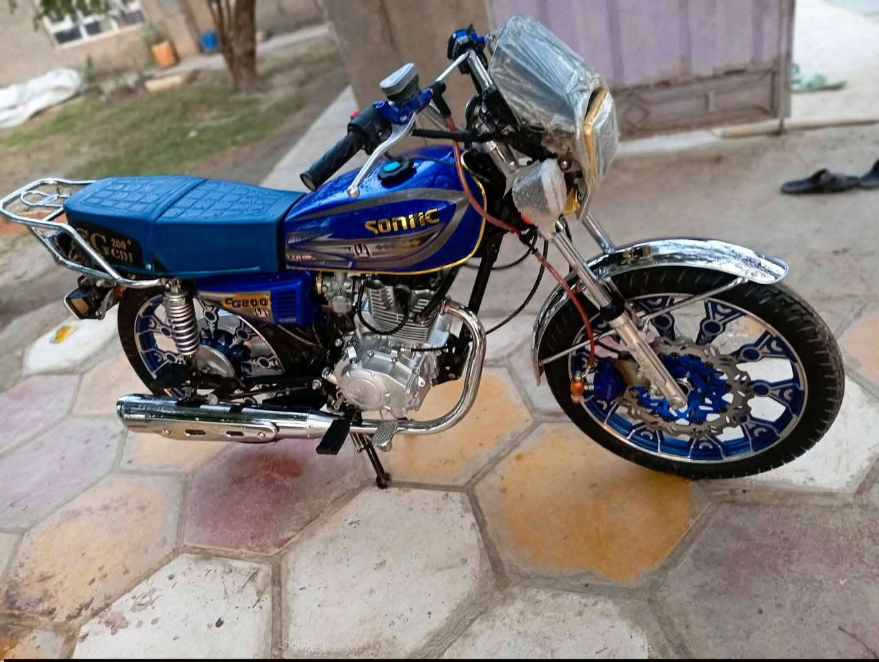 يالله سلام عليكم للبيع دراجه  سيفان موديل 26 اوراق ختم سونك مكفوله كفاله عامه محرك 200 بصمه تشغيل عن بعد  دشبول شاشه امبيثري بلادي ب دشبول   الشراي يجي خاص او تصال***********  مكاني بابل القاسم ناحية الطليعه
