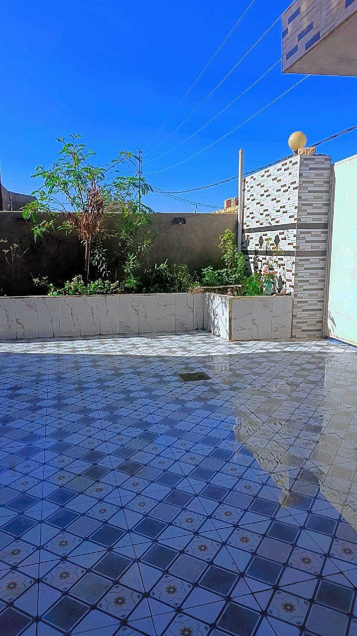 بيت للبيع جاهز من كلشي بناء حديث  سند25  المكان دغاره حي العسكري
***********
البناء طابوك السقف كونكريت 
المساحة 244 متر 
الطابق الاول بيه غرفه وصالة و مطبخ  و براني و صحيات
كافة الخدمات 
المكان نهاية حي العسكري 

الطابق الثاني غرفة و صالة قيد الانشاء
⭕⭕⭕⭕⭕⭕⭕⭕⭕⭕⭕⭕⭕⭕⭕⭕⭕⭕
مشمول بالتطويب
