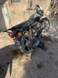 بوكسر ٢١ للبيع دراجه حلوه ومال روحه وجيه دراجه ناقصهه يده هندر وشخاطه ...