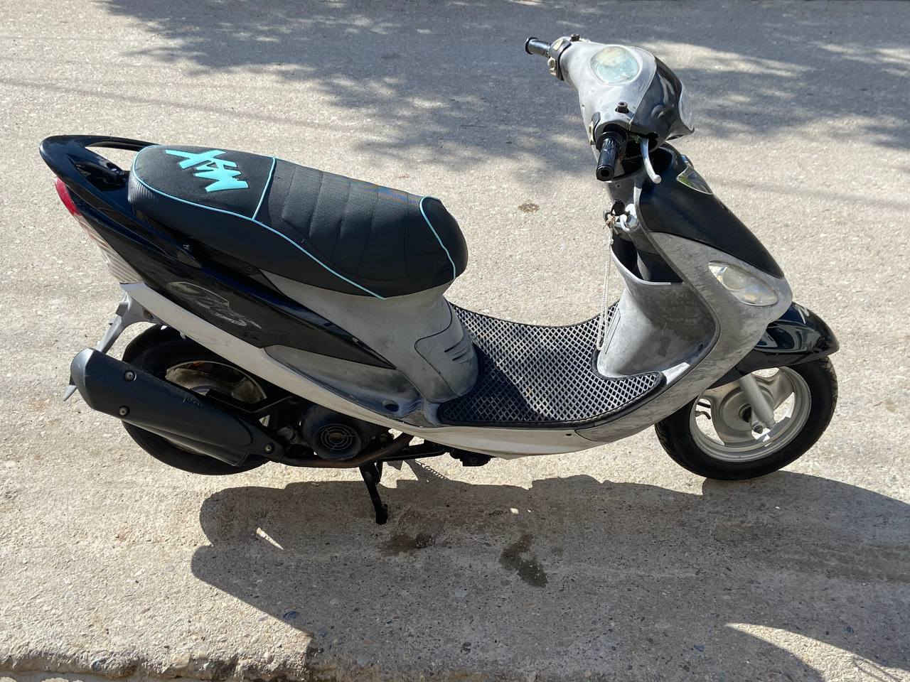 السلام عليكم للبيع ماكس منغولي دراجه جديده كلهه شغاله من الطول لطول سلف هندر لايت عالي ناصي سكن اشاير بكلايت مابيه لو برغي نقص نگره بكل وقت مكينه مامفتوحه ونضافه كدامك ب صور وسعر ٤٢٥ وبيهه مجال مكاني ديالى الخالص هبهب رقمي***********
