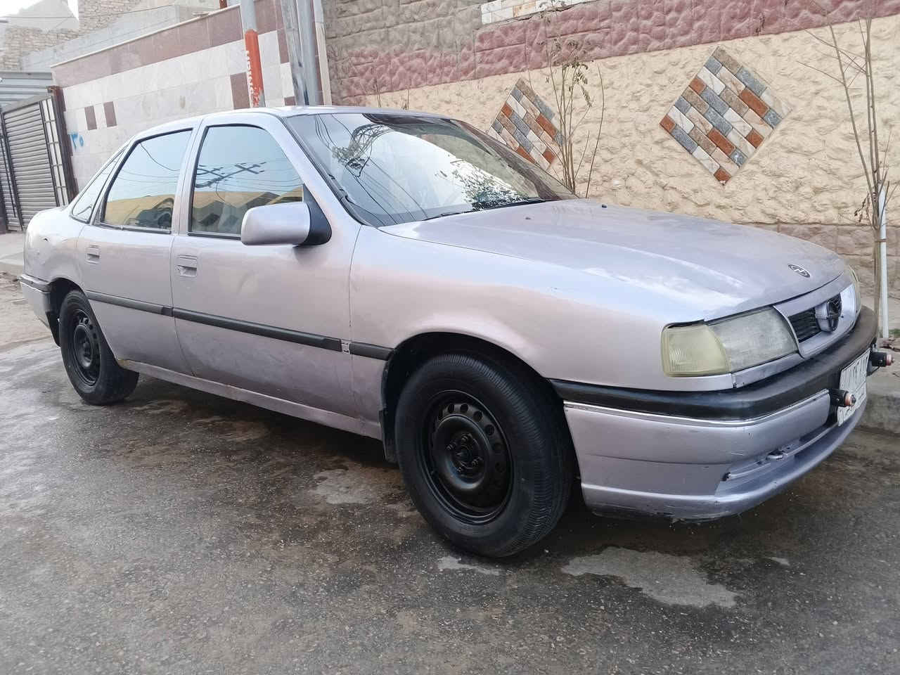 سلام عليكم اوبل فيكترا رقم قادسيه كير محرك خير من الله الكهربايات كل شغاله  مكان سياره في بابل السعر 21 التصال ***********
