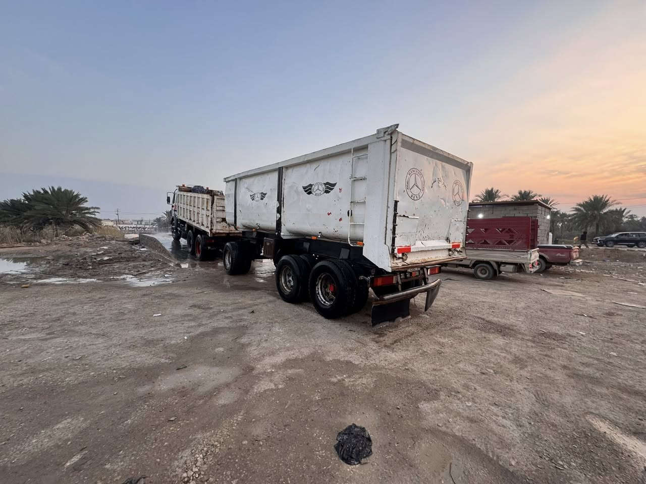 عربانه للبيع تخم تاير جاهزه للعمل ونج جديد كهربائيات جديده للاستفسار ***********/***********
