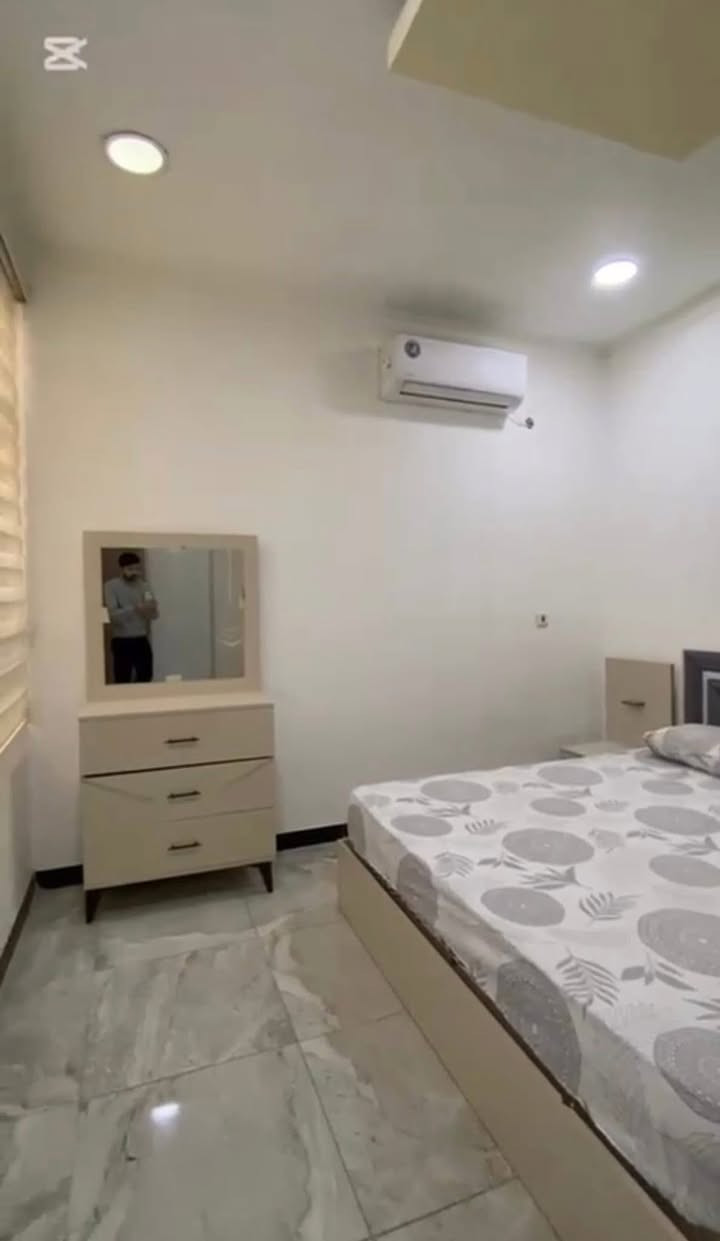 السلام عليكم 
زيونة 712
🔴 شقة مؤثثة  بالكامل ديلوكس
غرفتين ومطبخ معزول وصالة كبيرة وخدمات مساحة 100 متر
للاستفسار مراسلة او اتصال واتساب 
***********
