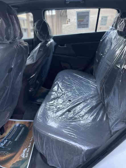 السلام عليكم كيا سبورتج للبيع (بدون مراوس ) خليجي بيهة صبغ جاملغ وبنيد وجاملغ خلفي بدون دواخل وبدون ضربة قوية وبدون حادث اثر شخوط بسيطة وطخطخات رقم شمالي وبسمنة يعني مو بسم كردي ولا بسم شركة السيارة علة ايدنة استخدام شخصي ممداورة قديمة عدنة
مواصفات السيارة
(1) بنراما شغالة+ حساسات
(2) كامرة خلفية+ تحكمات ستيرن
(3) اشاير بل مري ومري شفط
(4) مكينة دوش ١٠٠/١٠٠
(5) كير درجة اولى
(6) صدر وتبريد وتدفئة مكفولات
(7) ميكانيكيات وكهربائيات وحدادية ١٠٠/١٠٠
(8) تخم تايرات جدد+ داخل غرفة جديدة
(9) السيارة جاهزة مابيها اي نقص
(10 السعر ( ١٣٢  ) ورقة وبيها مجال المكان بغداد الكرخ للاستفسار  ***********
