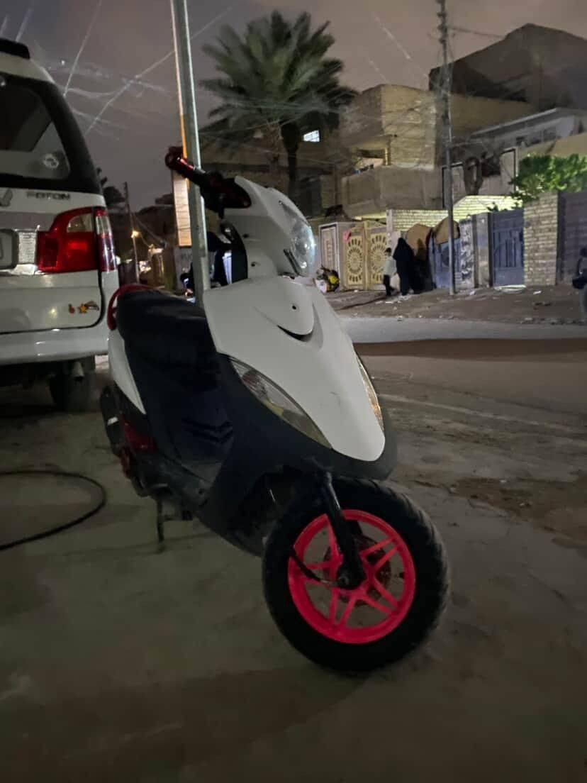 سلام عليكم ماكس عدله للبيع دراجه كامله بيه جم شغله نقص ويل رياضي نجمه تخم تاير جديد صدر جديد كهربائيات شغاله ماعده الاشاير تجي تشوفه تقتنع بيه يلا ابيعلك صالنه FMرياضي كلجات رياضي خلفي وامامي سعر 475 وبيه مجال حك جيه مكاني بغداد شعب رقمي *********** ممتواجد فيس
